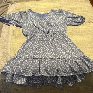 Beautiful flower dress!!